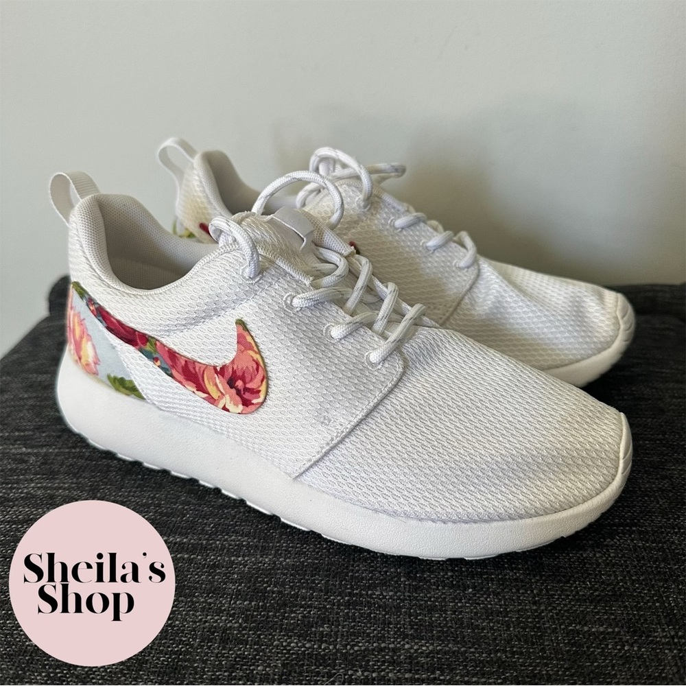 Nike Roshe One White Custom Floral Sneakers Women’s Size 6.5